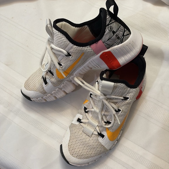Nike Free Metcon Womens Athletic Sneakers/ Shoes size